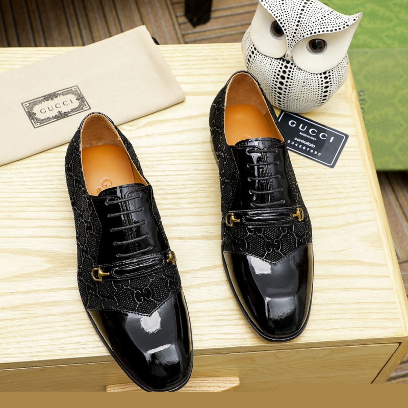 G*u*i leather shoes